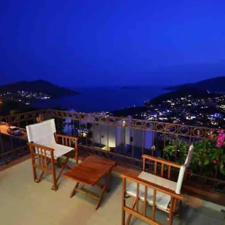 Deniz Manzarali Ozel Havuzlu * Kaş