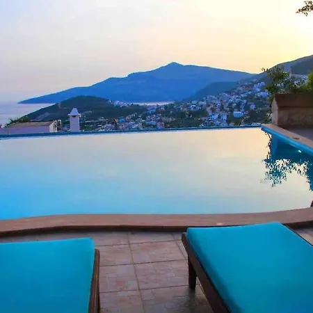 Deniz Manzarali Ozel Havuzlu * Kaş
